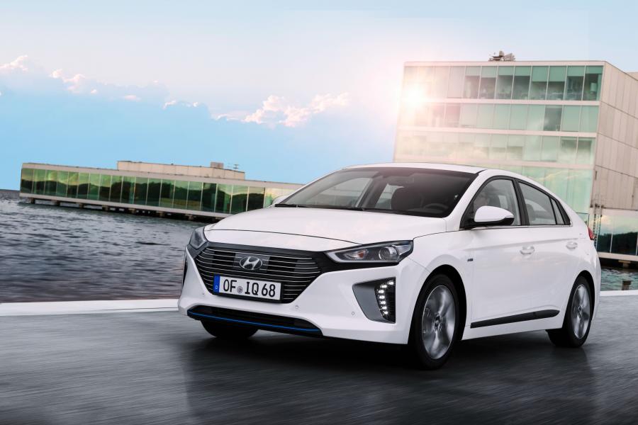  Hyundai IONIQ hybrid (AE) 2016 года  (WW) (фото 14 из 38)